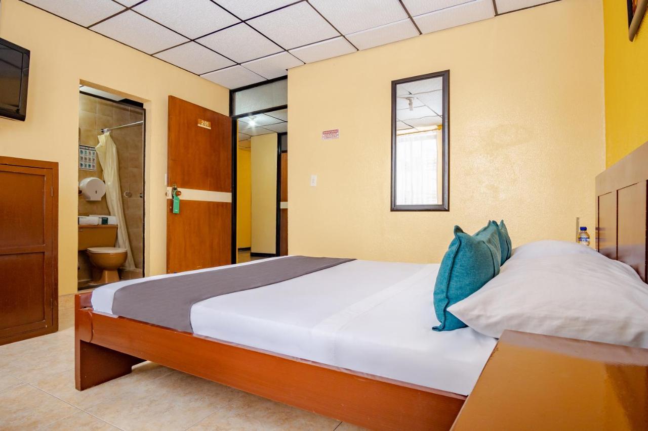 Hotel Ayenda Europa Bogotá Esterno foto